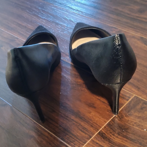 Kelly and Katie Black leather/suede heels - Picture 4 of 4